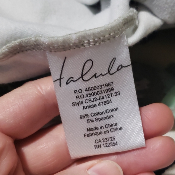 🎫FREE with purchase Aritzia talula camo leggings - Picture 6 of 8